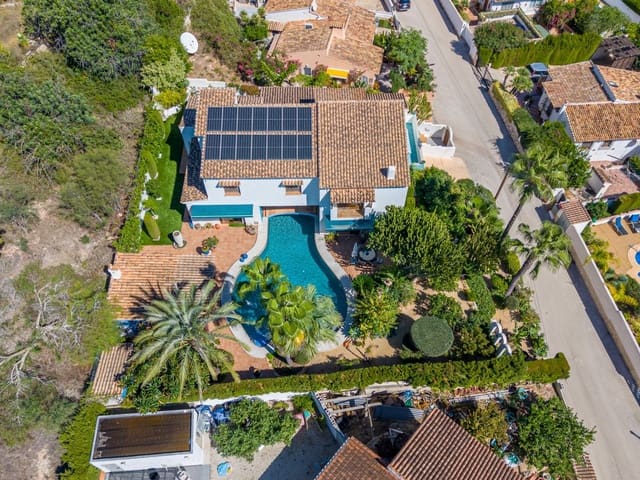 4 soveværelse Villa til salg i Moraira, Teulada-Moraira med swimmingpool garage - € 1.090.000 (Ref: 10136465)
