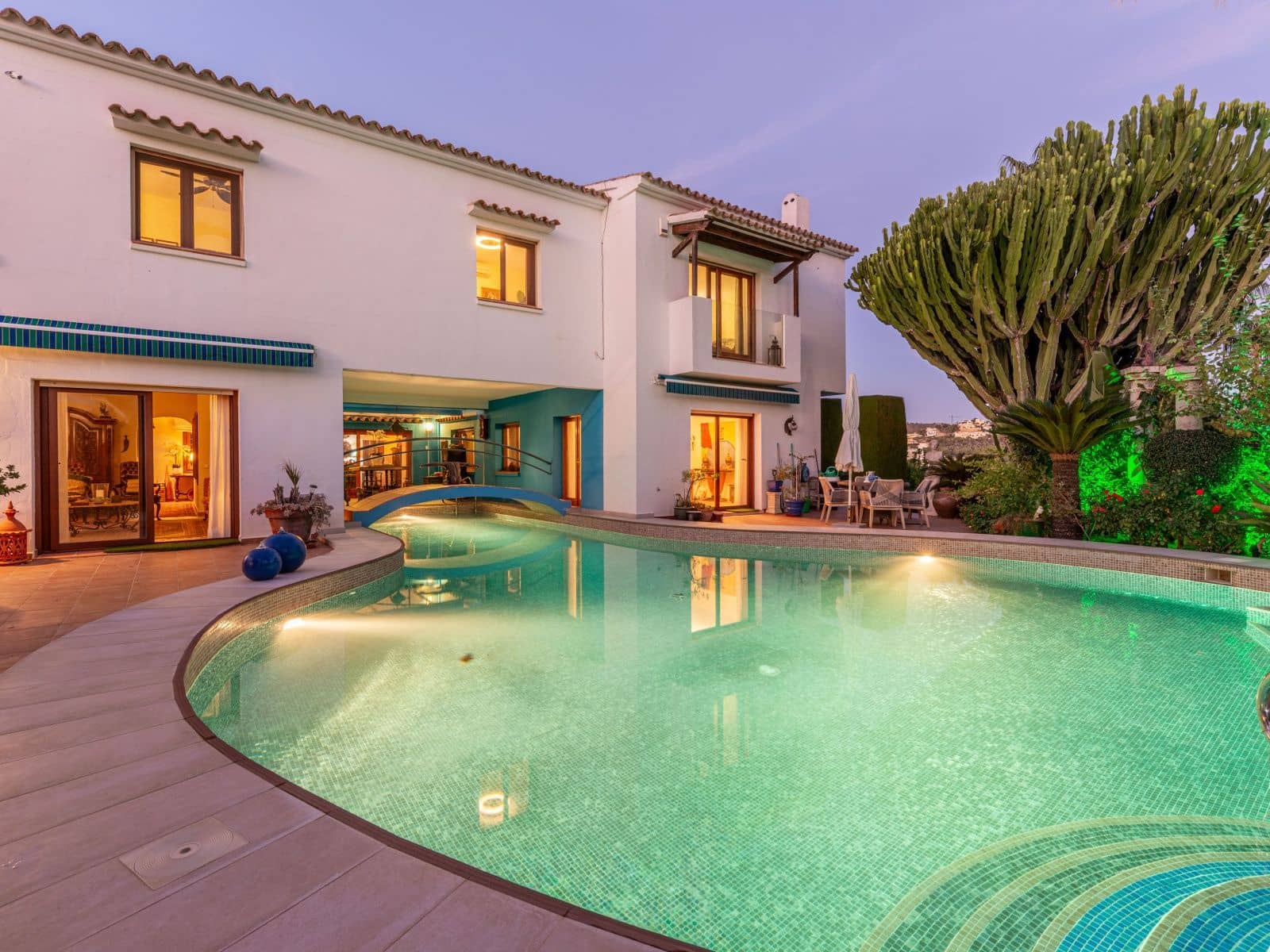 4 bedroom Villa for sale in Moraira with pool garage - € 1,090,000 (Ref: 10136465)