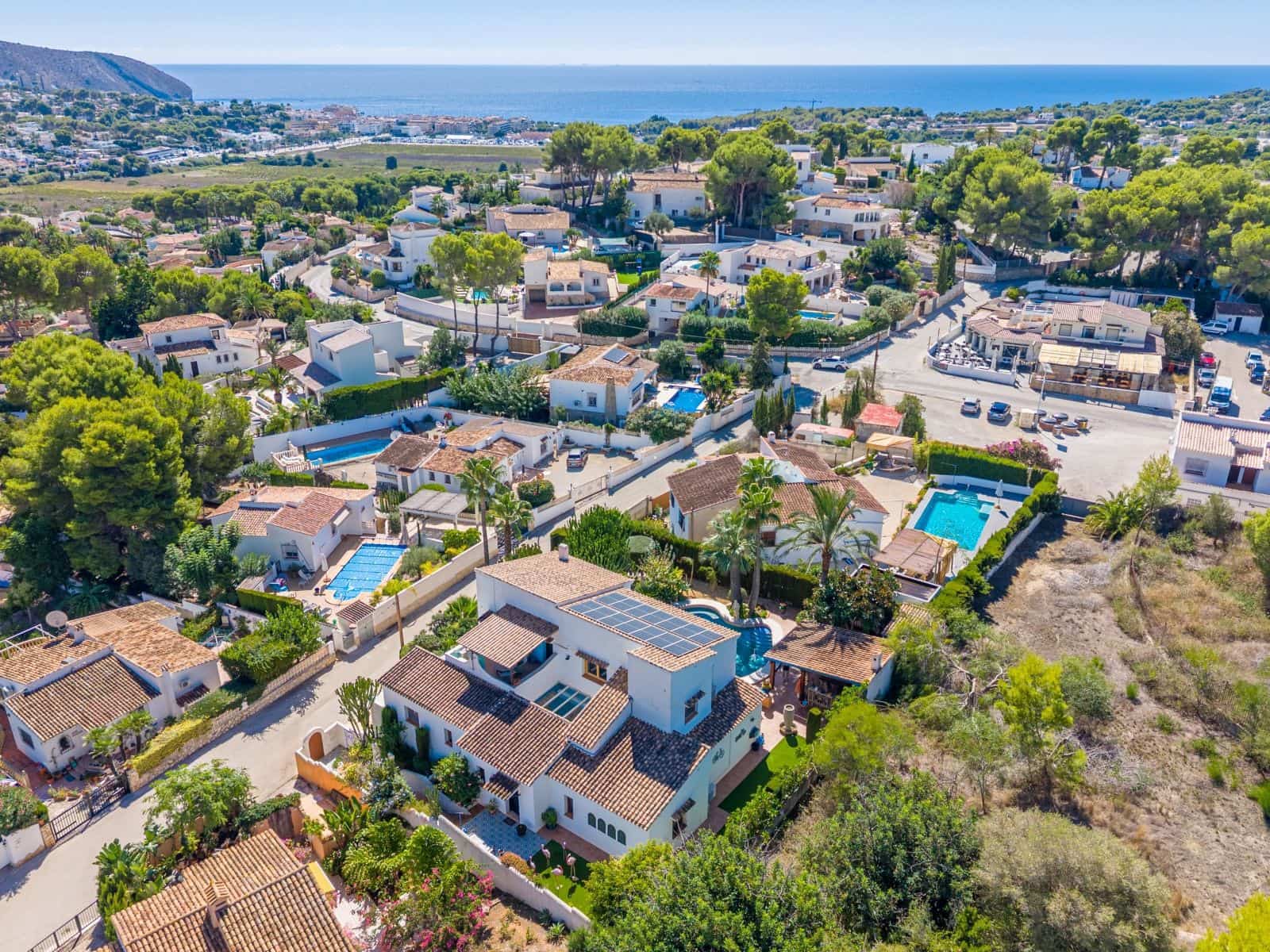 4 bedroom Villa for sale in Moraira with pool garage - € 1,090,000 (Ref: 10136465)