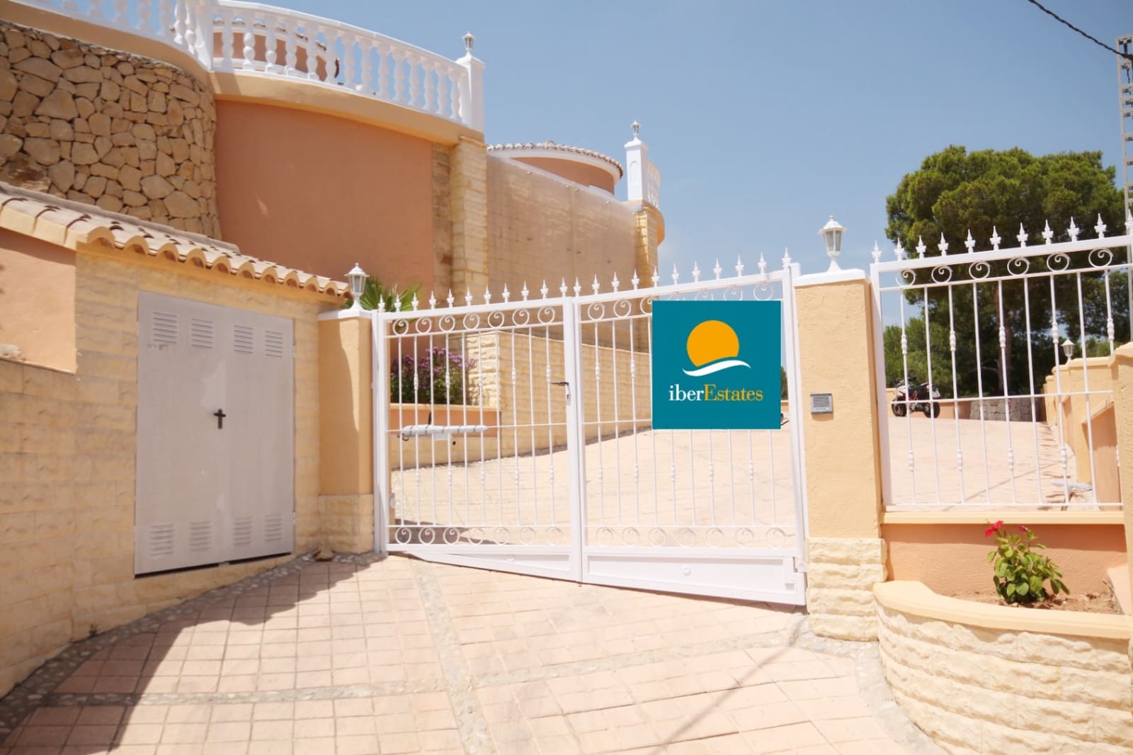 3 bedroom Villa for sale in Javea / Xabia - € 595,000 (Ref: 8497684)