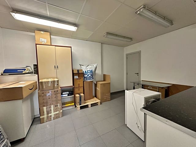 Kaupallinen myytävänä paikassa Arenal, Javea / Xàbia - 120 000 € (Ref: 8865727)