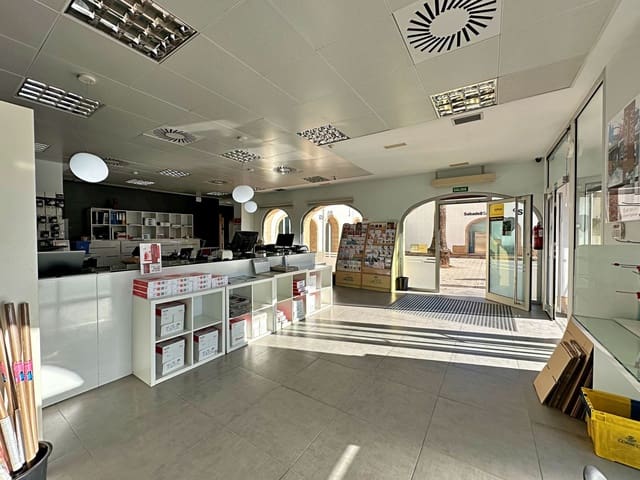 Kaupallinen myytävänä paikassa Arenal, Javea / Xàbia - 120 000 € (Ref: 8865727)