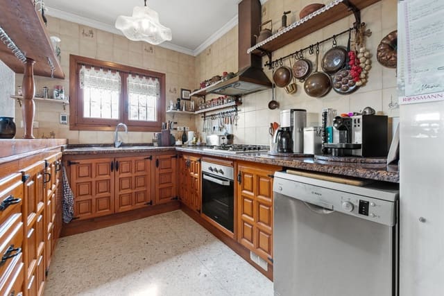 3 bedroom Villa for sale in Moraira, Teulada-Moraira with pool garage - € 820,000 (Ref: 8920061)