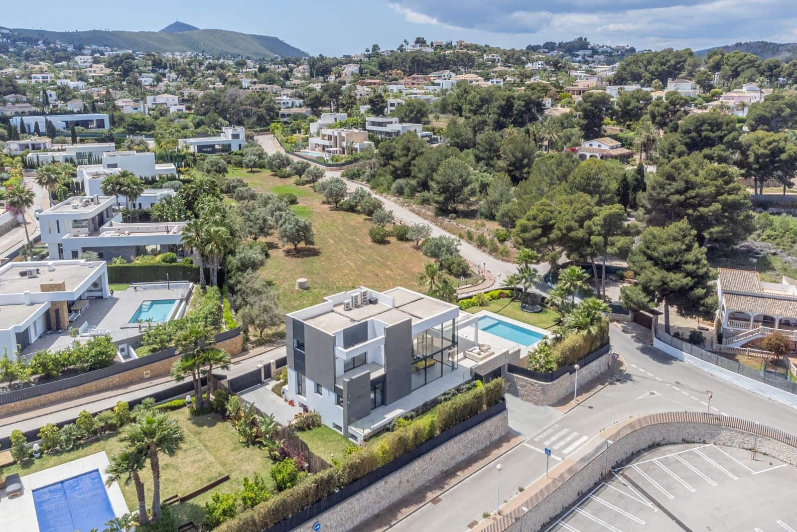 5 soveværelse Villa til salg i Adsubia med swimmingpool garage - € 2.300.000 (Ref: 9002227)