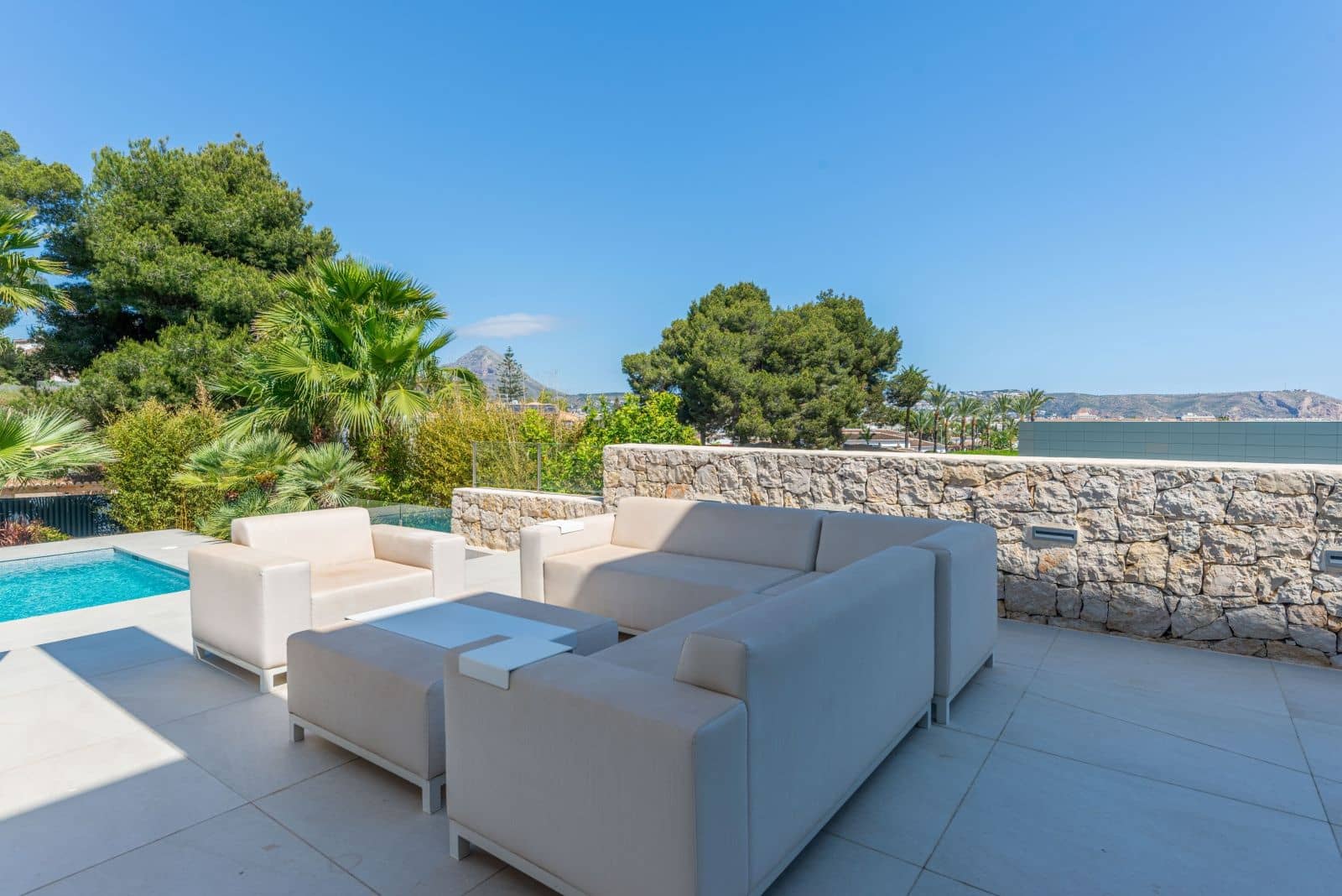 5 soveværelse Villa til salg i Adsubia med swimmingpool garage - € 2.300.000 (Ref: 9002227)