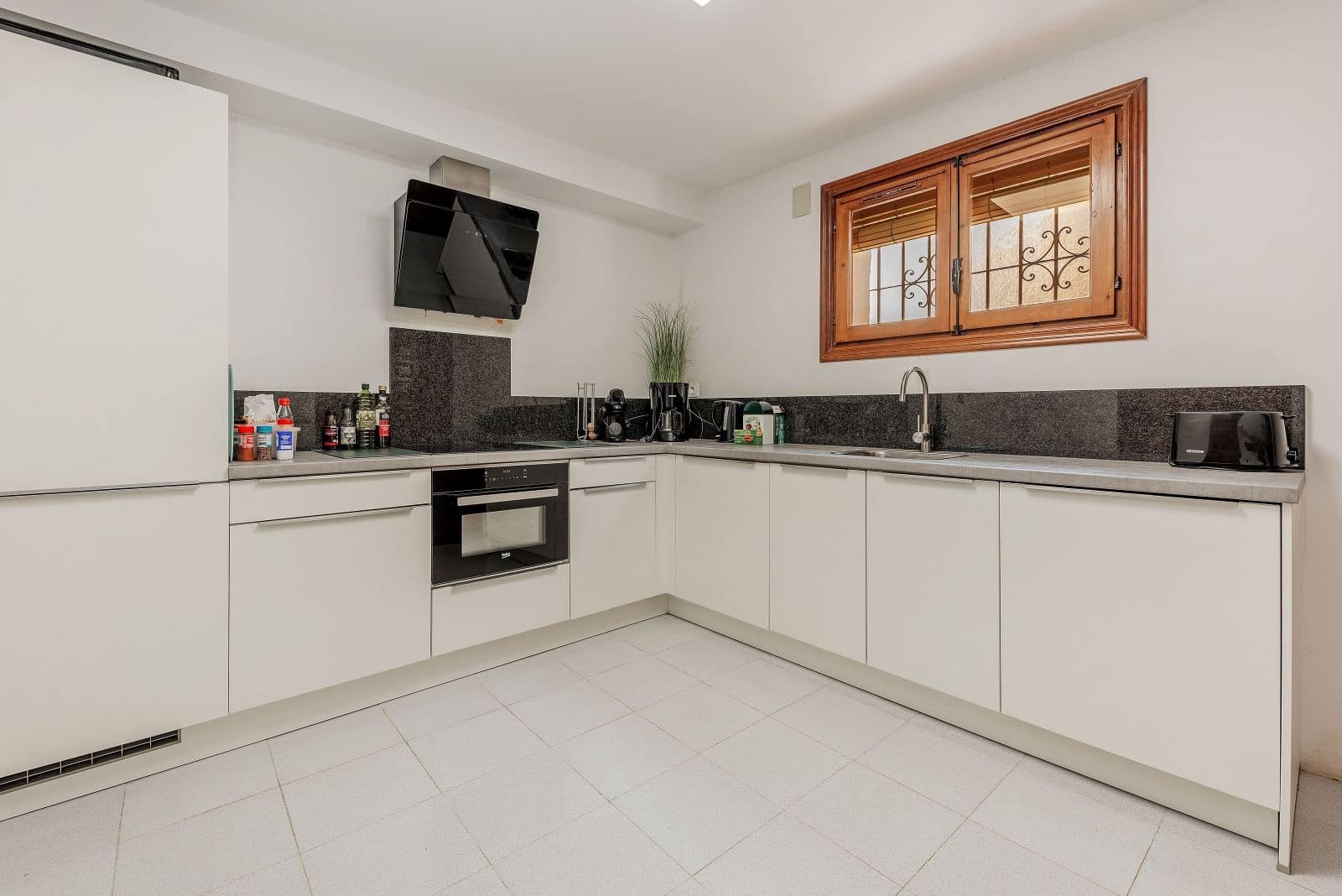 4 bedroom Villa for sale in Moraira with pool garage - € 1,360,000 (Ref: 9107026)