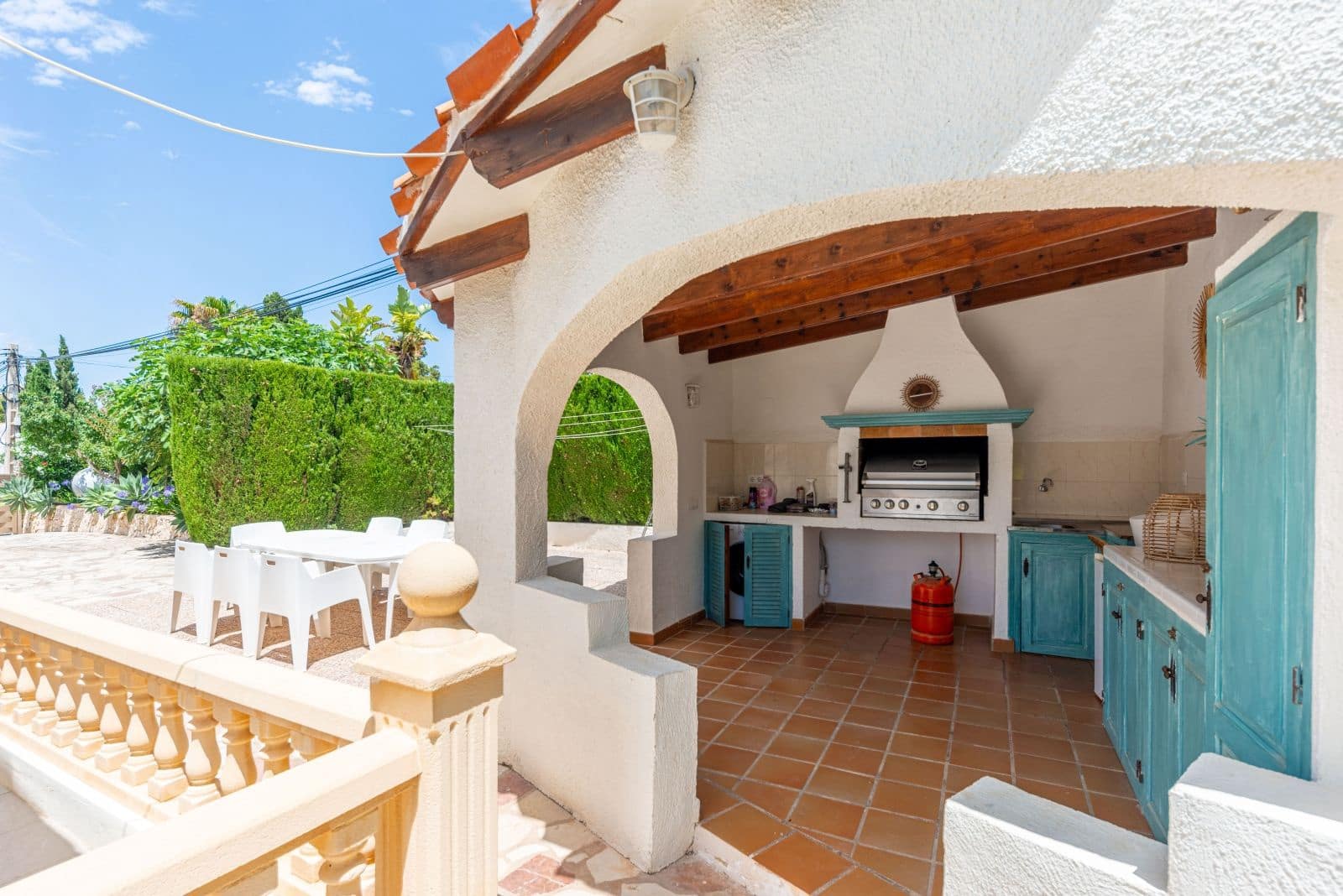 4 bedroom Villa for sale in Moraira with pool garage - € 1,360,000 (Ref: 9107026)