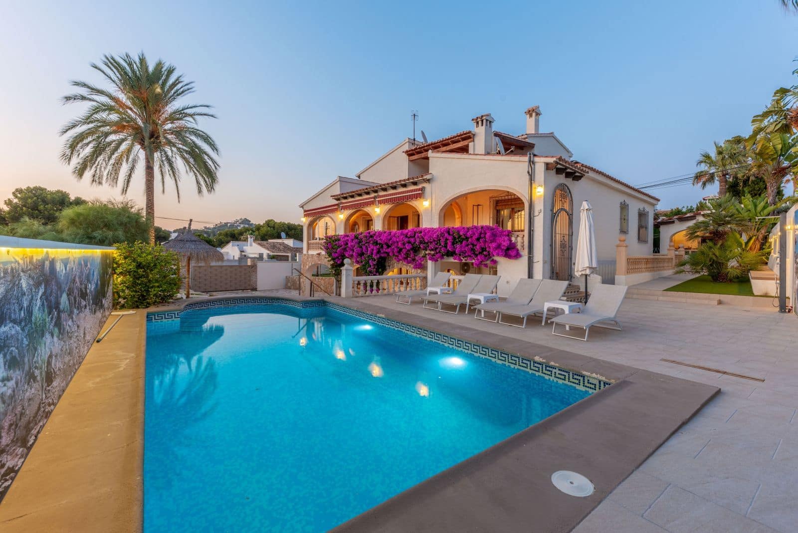 4 bedroom Villa for sale in Moraira with pool garage - € 1,360,000 (Ref: 9107026)