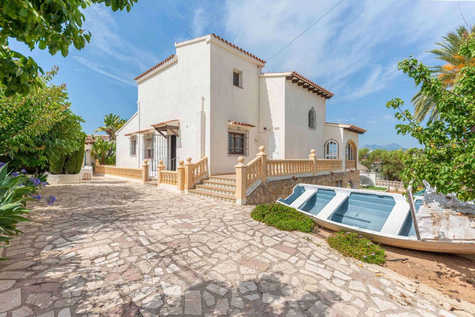 4 bedroom Villa for sale in Moraira with pool garage - € 1,360,000 (Ref: 9107026)