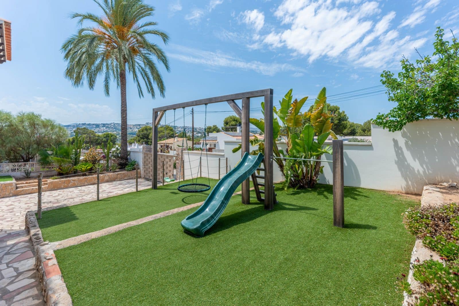 4 bedroom Villa for sale in Moraira with pool garage - € 1,360,000 (Ref: 9107026)