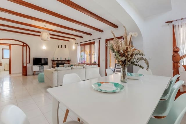 4 bedroom Villa for sale in Moraira, Teulada-Moraira with pool garage - € 1,360,000 (Ref: 9107026)