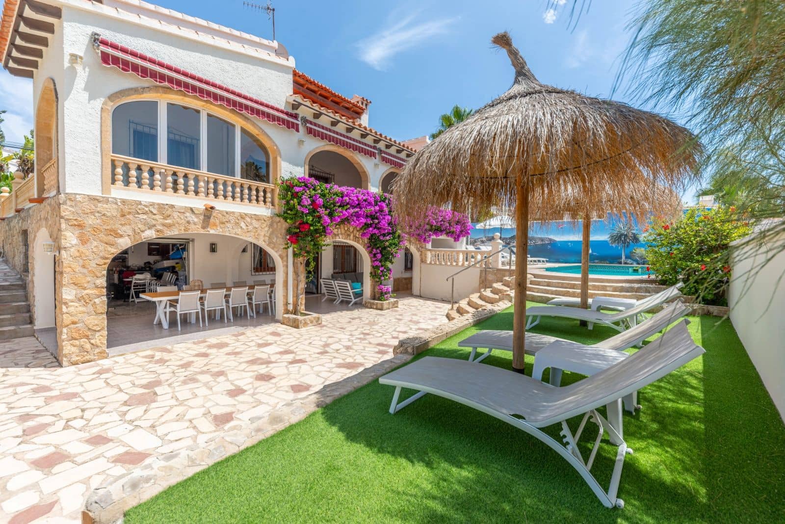 4 bedroom Villa for sale in Moraira with pool garage - € 1,360,000 (Ref: 9107026)