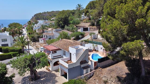 3 slaapkamer Villa te huur in Benissa met zwembad garage - € 2.000 (Ref: 9142030)