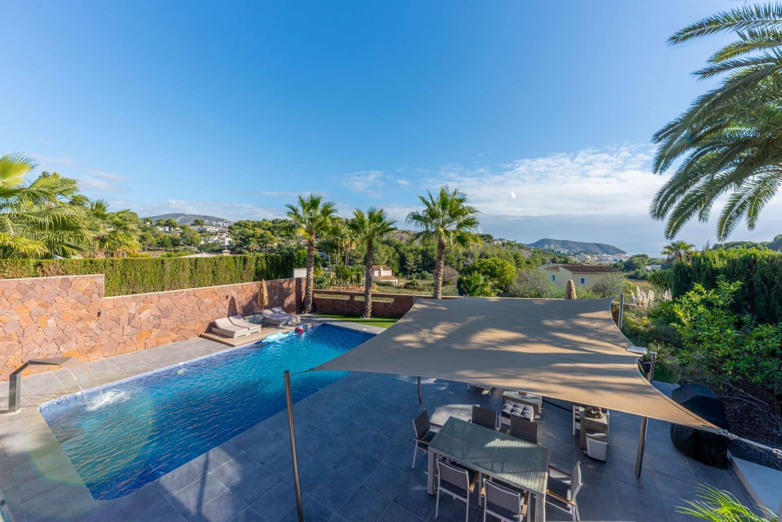 2 soveværelse Villa til salg i Moraira med swimmingpool garage - € 775.000 (Ref: 9444793)