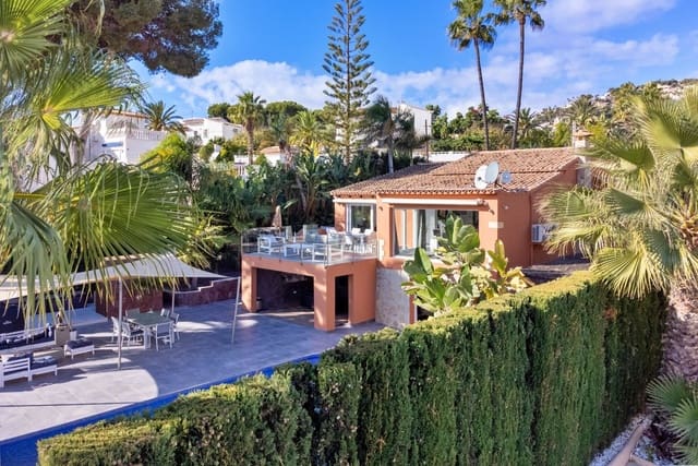 2 soveværelse Villa til salg i Moraira, Teulada-Moraira med swimmingpool garage - € 775.000 (Ref: 9444793)