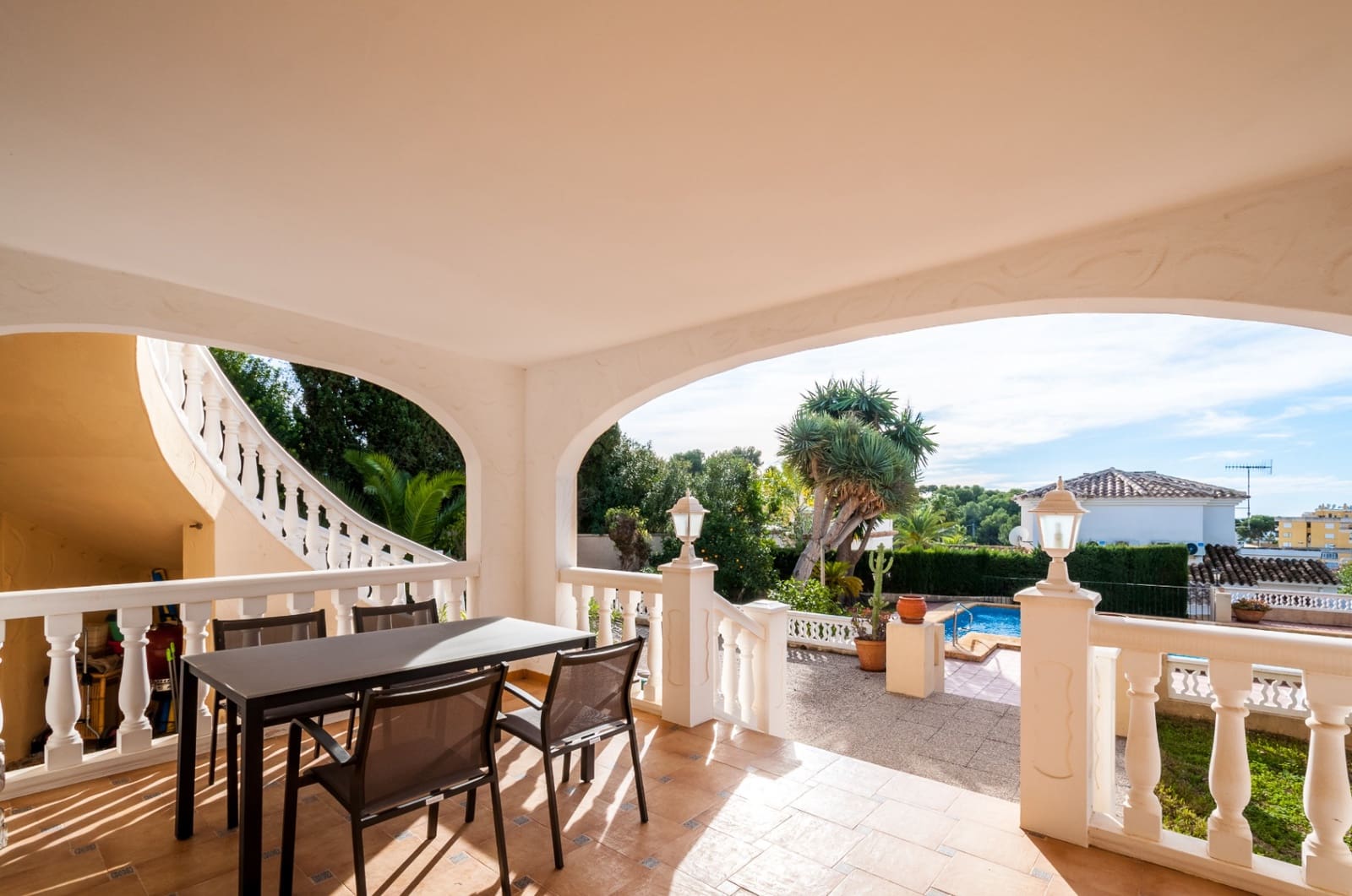 2 soveværelse Villa til salg i Moraira med swimmingpool - € 1.795.000 (Ref: 9534469)