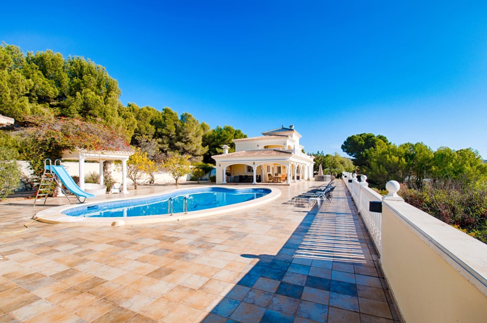 5 soveværelse Villa til salg i Moraira med swimmingpool - € 2.450.000 (Ref: 9534470)