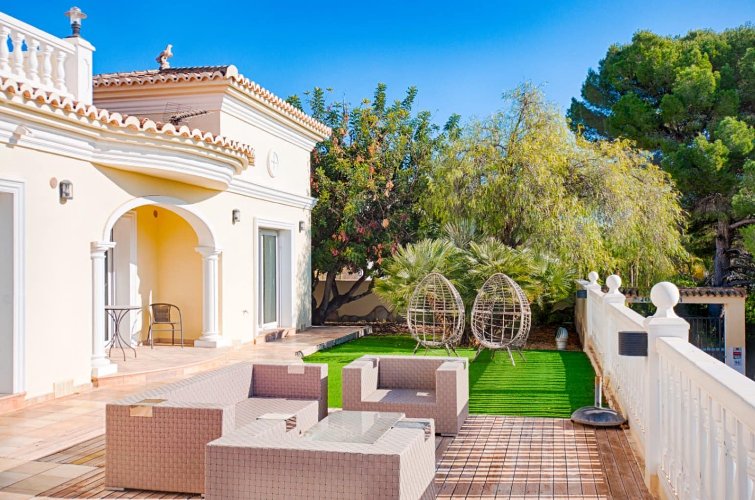 5 soveværelse Villa til salg i Moraira med swimmingpool - € 2.450.000 (Ref: 9534470)