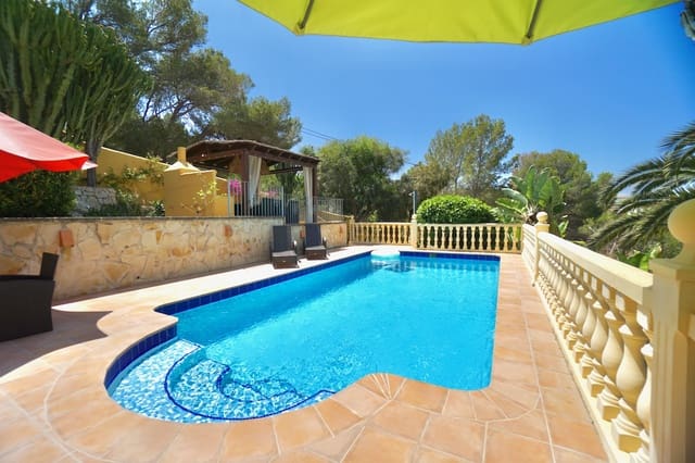 4 soveværelse Villa til salg i Paichi, Teulada-Moraira med swimmingpool - € 695.000 (Ref: 9534477)