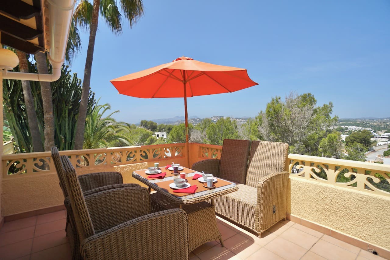 4 soveværelse Villa til salg i Moraira med swimmingpool - € 695.000 (Ref: 9534477)