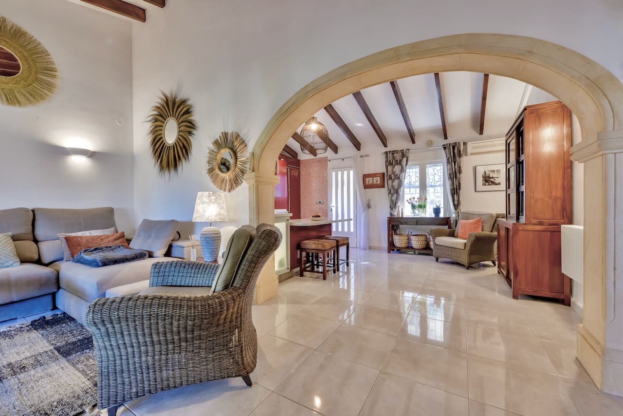 4 soveværelse Villa til salg i Moraira med swimmingpool - € 695.000 (Ref: 9534477)