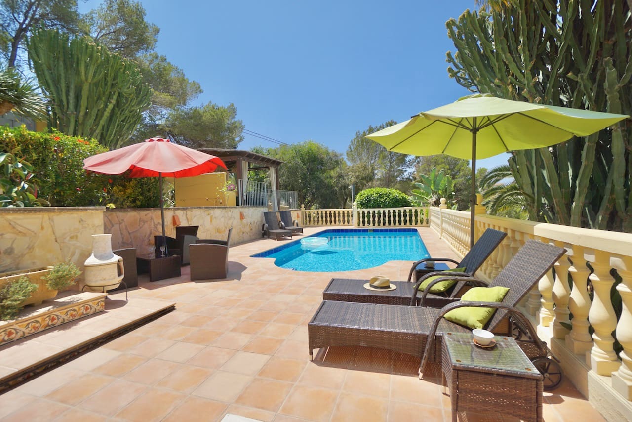 4 soveværelse Villa til salg i Moraira med swimmingpool - € 695.000 (Ref: 9534477)