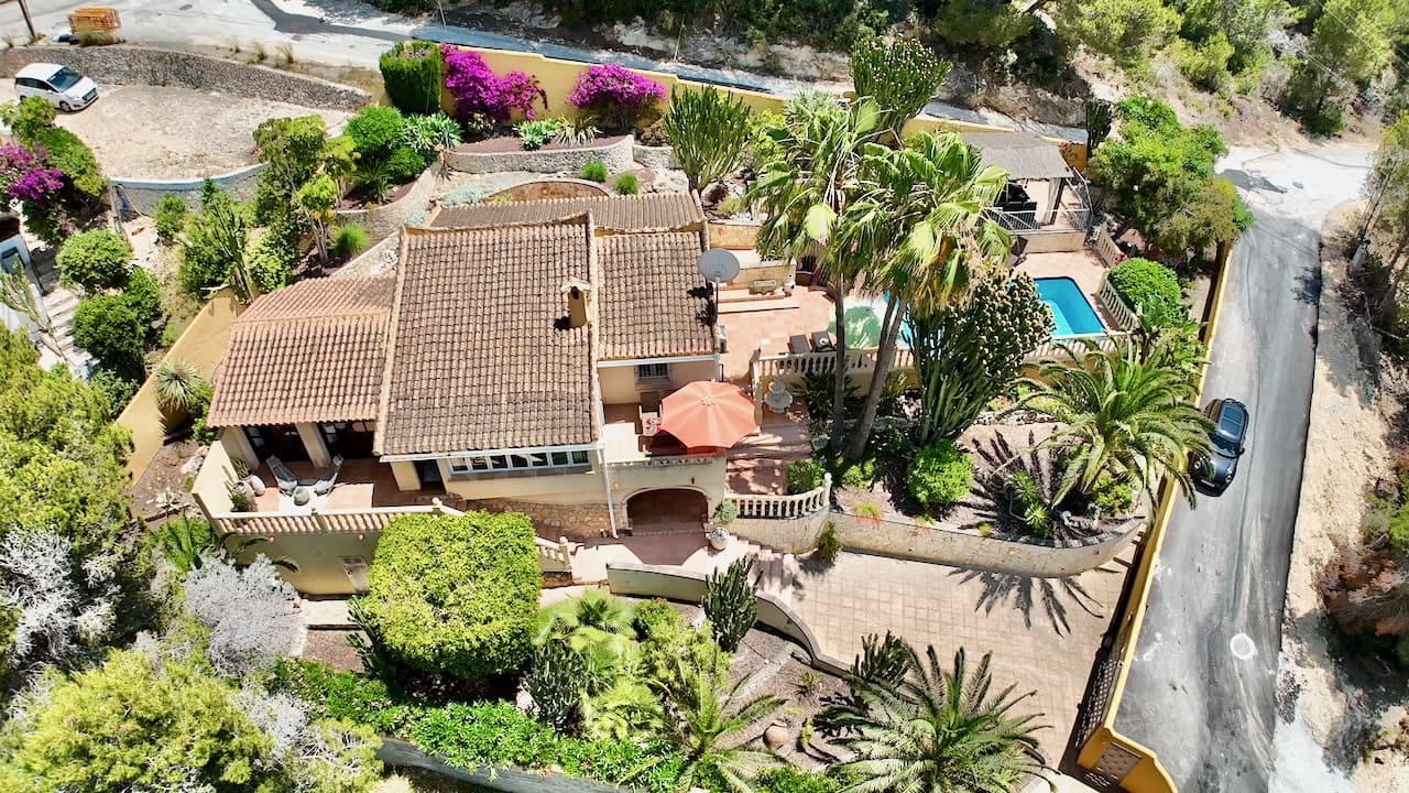 4 soveværelse Villa til salg i Moraira med swimmingpool - € 695.000 (Ref: 9534477)