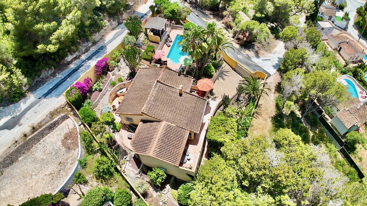 4 soveværelse Villa til salg i Moraira med swimmingpool - € 695.000 (Ref: 9534477)