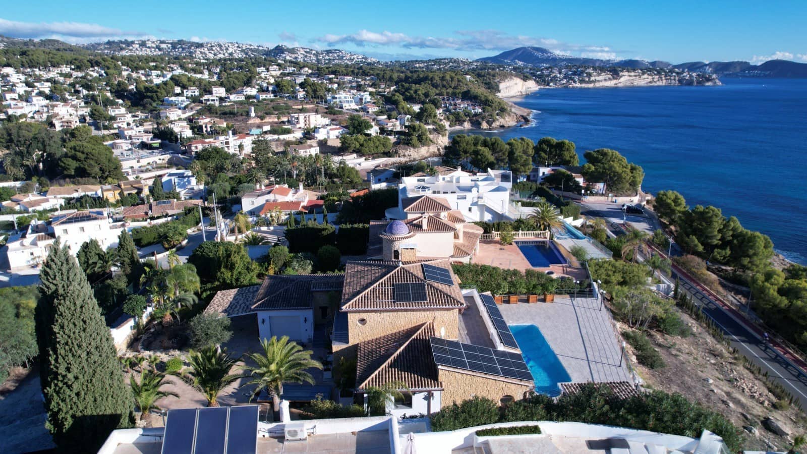 4 soveværelse Villa til salg i Benissa med swimmingpool - € 2.490.000 (Ref: 9534480)