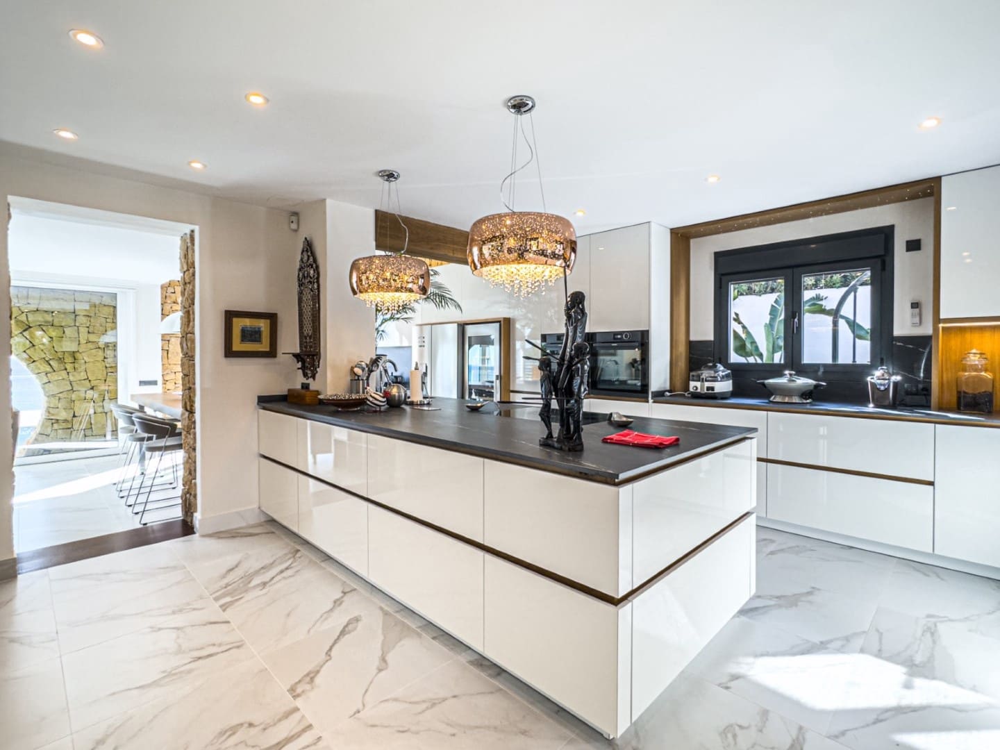 4 soveværelse Villa til salg i Benissa med swimmingpool - € 2.490.000 (Ref: 9534480)