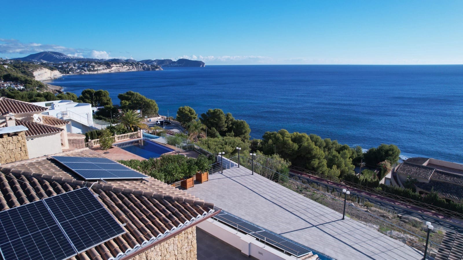 4 soveværelse Villa til salg i Benissa med swimmingpool - € 2.490.000 (Ref: 9534480)