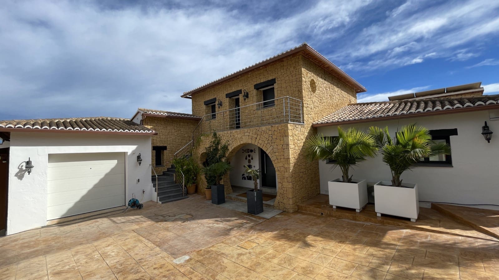 4 soveværelse Villa til salg i Benissa med swimmingpool - € 2.490.000 (Ref: 9534480)