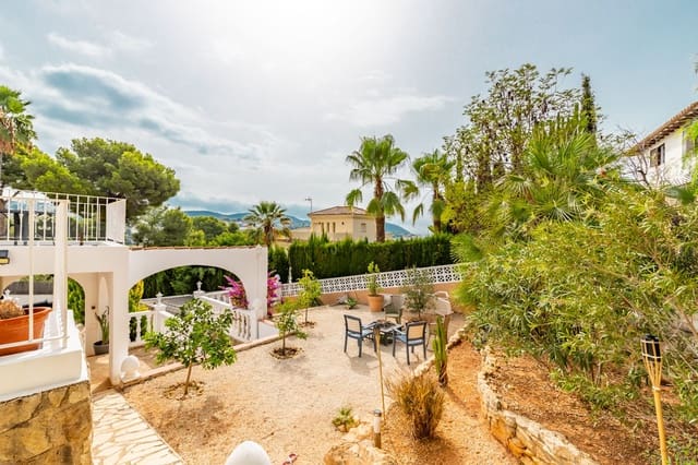 3 soveværelse Villa til salg i Moraira, Teulada-Moraira med swimmingpool - € 599.000 (Ref: 9534490)