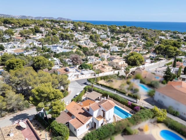3 soveværelse Villa til salg i Benissa med swimmingpool - € 715.000 (Ref: 9534493)