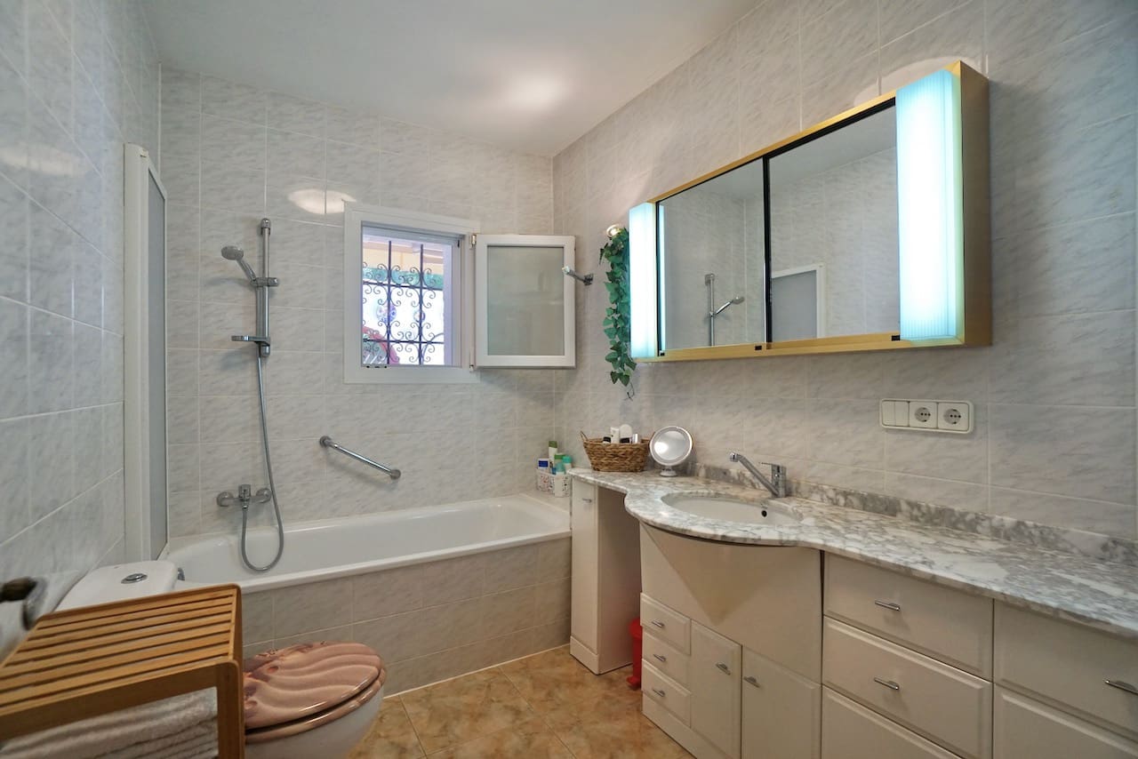 4 slaapkamer Villa te koop in Benissa met zwembad garage - € 595.000 (Ref: 9534499)