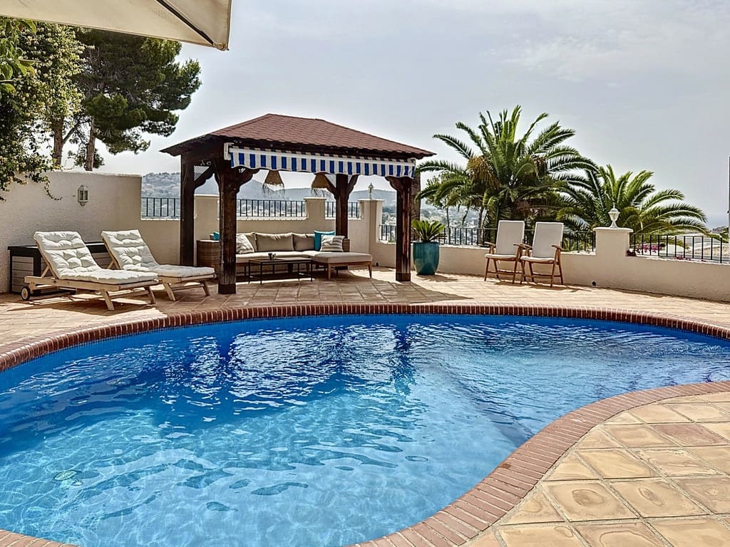 3 soveværelse Villa til salg i Moraira med swimmingpool - € 750.000 (Ref: 9534504)