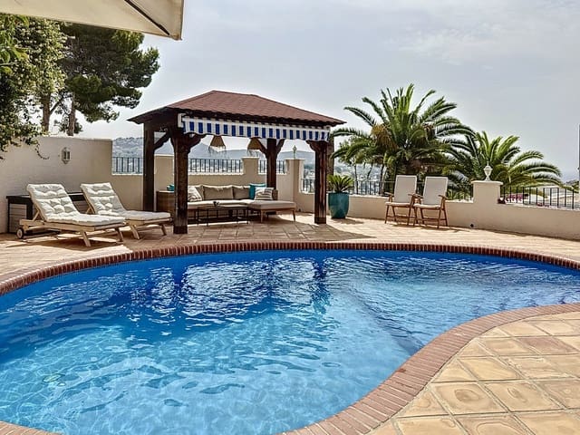 3 soveværelse Villa til salg i Moraira, Teulada-Moraira med swimmingpool - € 750.000 (Ref: 9534504)