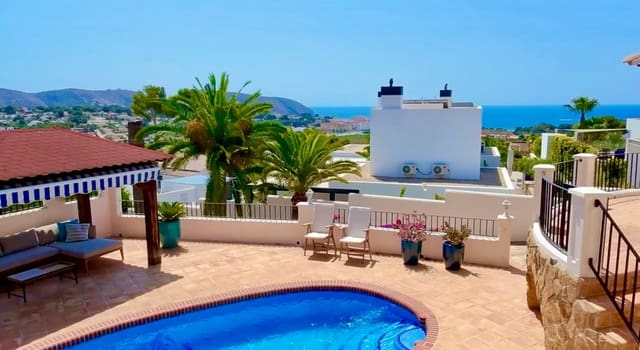 3 soveværelse Villa til salg i Moraira, Teulada-Moraira med swimmingpool - € 750.000 (Ref: 9534504)