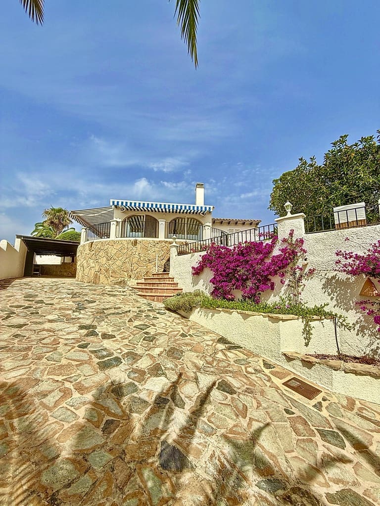 3 soveværelse Villa til salg i Moraira med swimmingpool - € 750.000 (Ref: 9534504)