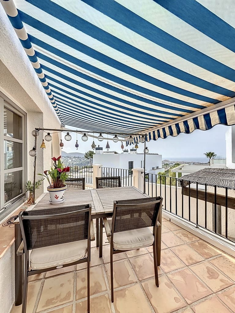 3 soveværelse Villa til salg i Moraira med swimmingpool - € 750.000 (Ref: 9534504)