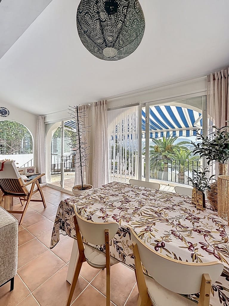 3 soveværelse Villa til salg i Moraira med swimmingpool - € 750.000 (Ref: 9534504)