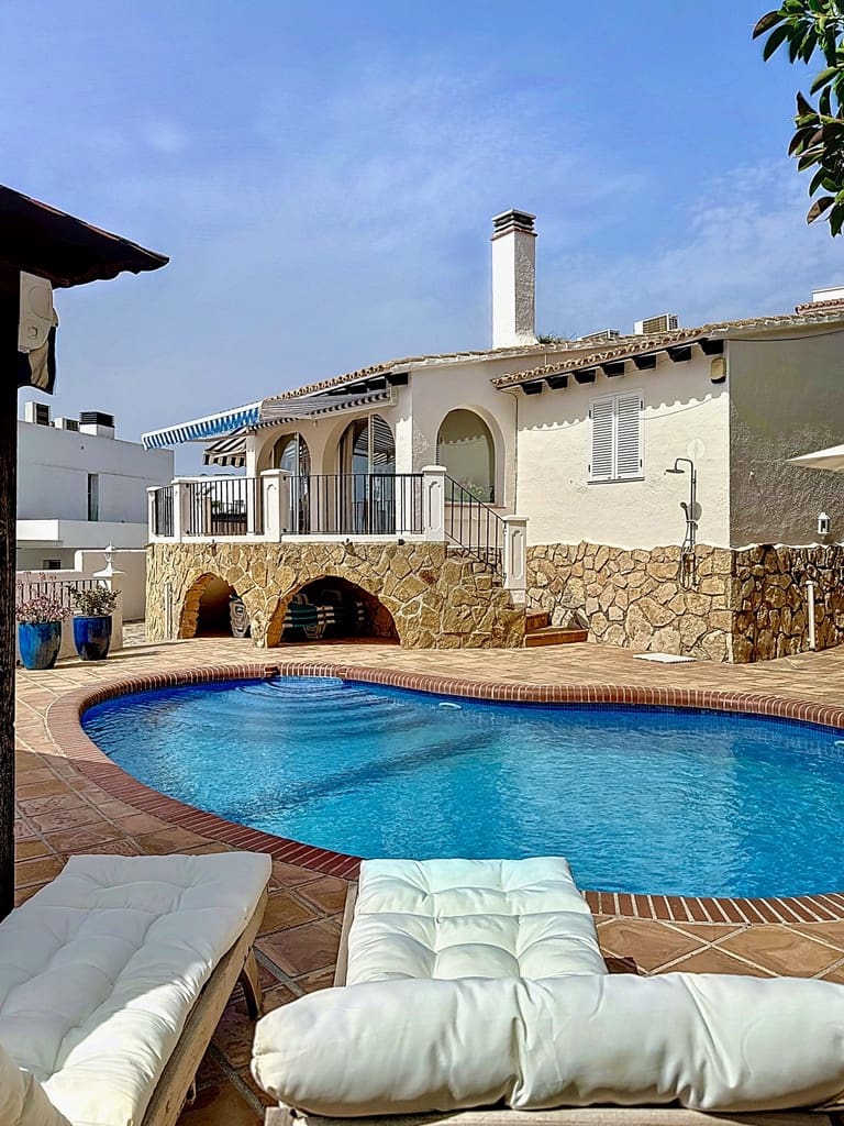 3 soveværelse Villa til salg i Moraira med swimmingpool - € 750.000 (Ref: 9534504)