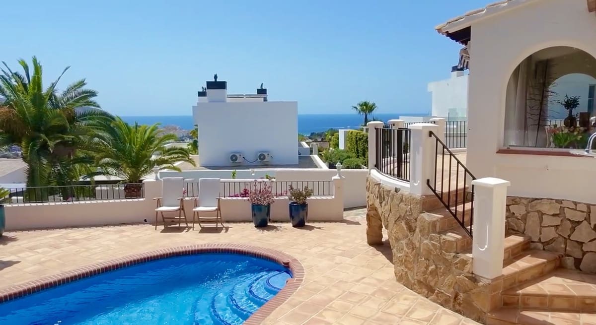 3 soveværelse Villa til salg i Moraira med swimmingpool - € 750.000 (Ref: 9534504)
