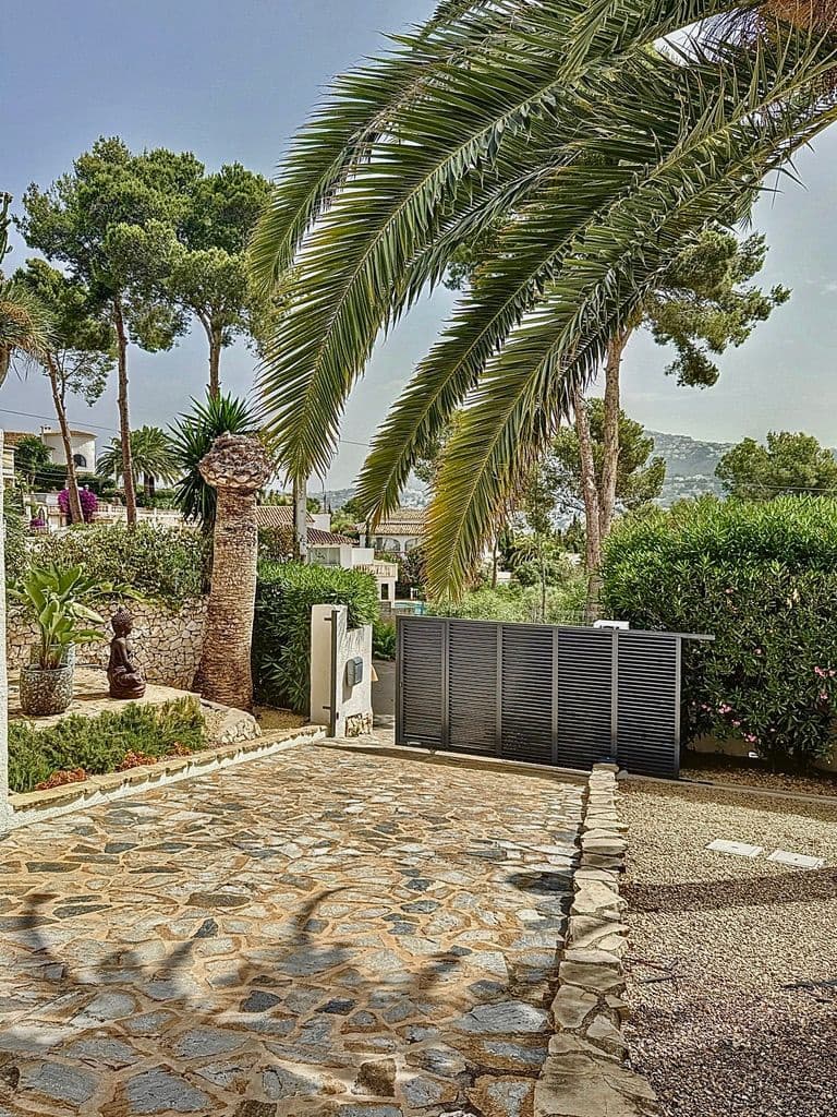 3 soveværelse Villa til salg i Moraira med swimmingpool - € 750.000 (Ref: 9534504)
