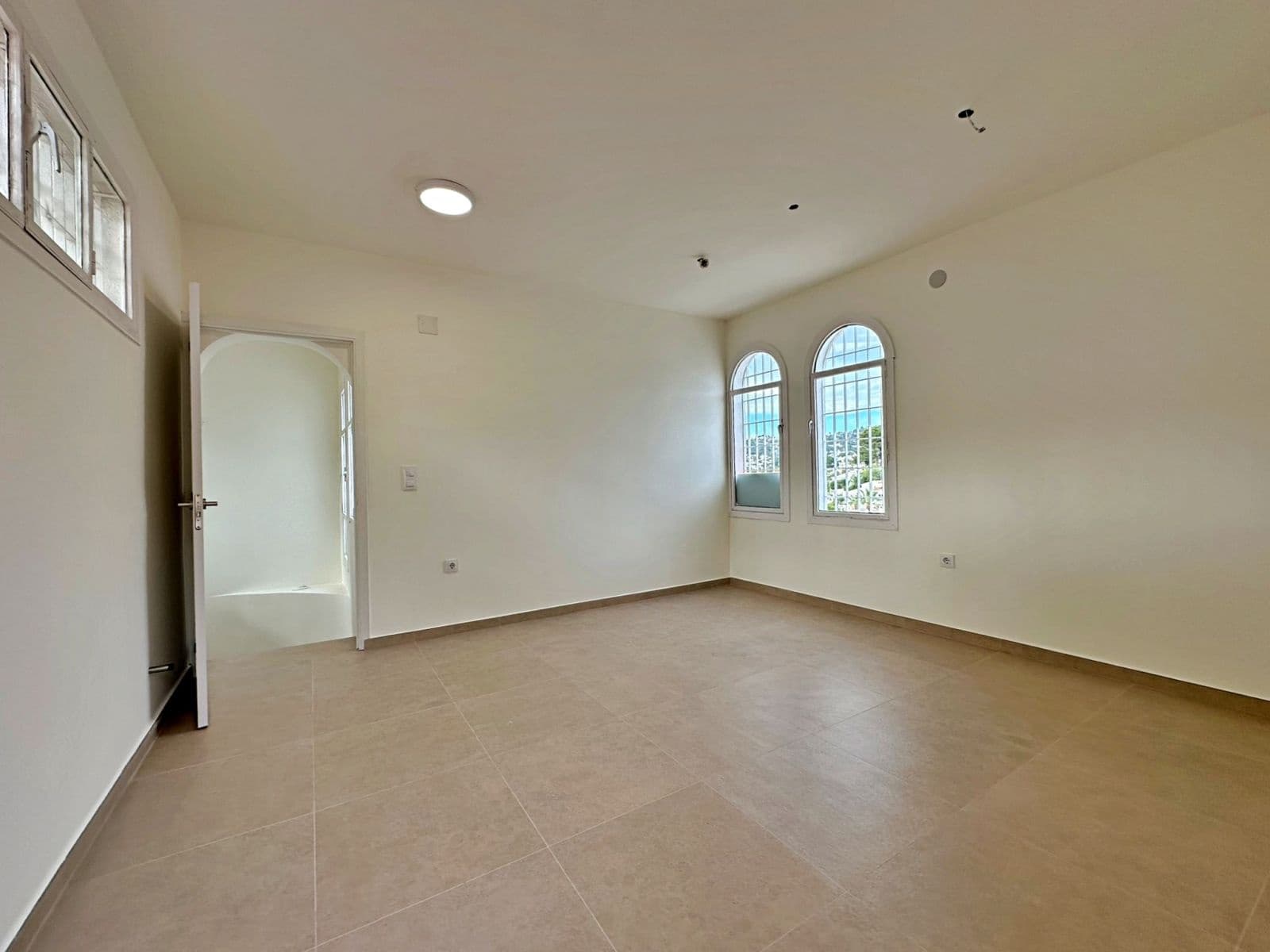 Local Commercial à louer à Moraira - 850 € (Ref: 9592108)