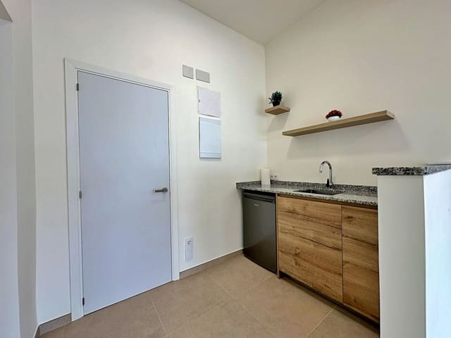 Local Commercial à louer à Moraira, Teulada-Moraira - 850 € (Ref: 9592108)