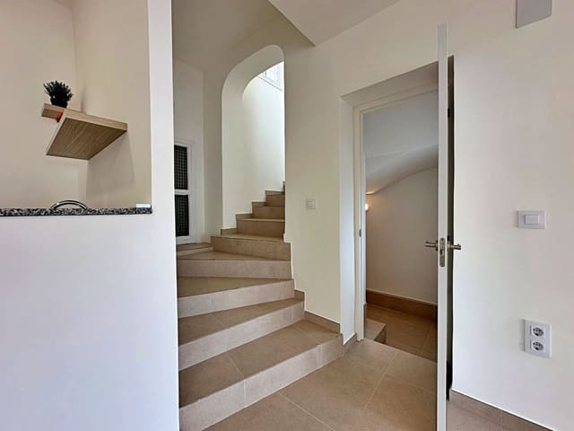 Local Commercial à louer à Moraira, Teulada-Moraira - 850 € (Ref: 9592108)