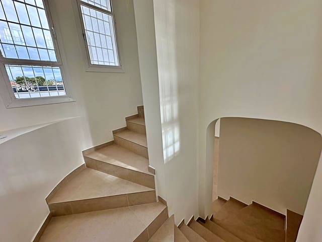 Local Commercial à louer à Moraira, Teulada-Moraira - 850 € (Ref: 9592108)