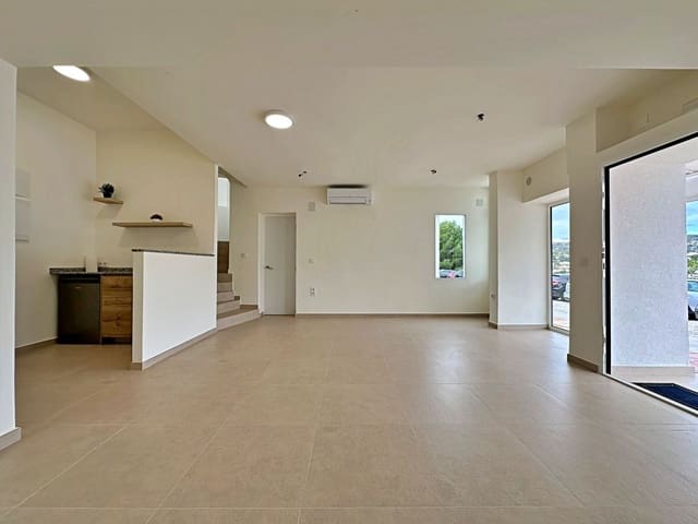 Local Commercial à louer à Moraira, Teulada-Moraira - 850 € (Ref: 9592108)