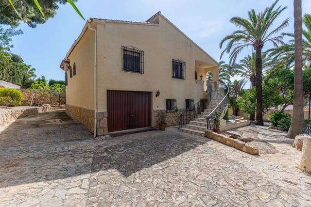 3 sovrum Villa till salu i Benissa med pool garage - 785 000 € (Ref: 9742136)